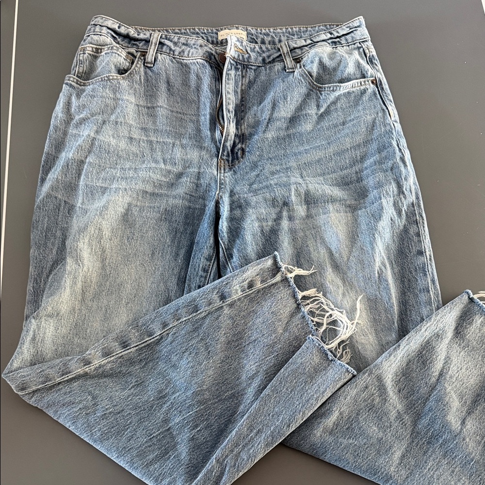 Stylish Blue Straight Leg Jeans